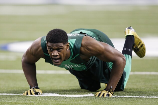 INDIANAPOLIS, IN - FEBRUARY 22: Defensive lineman Randy Gregory of Nebraska competes during the 2015 NFL Scouting Combine at Lucas Oil Stadium on February 22, 2015 in Indianapolis, Indiana. (Photo by Joe Robbins/Getty Images)