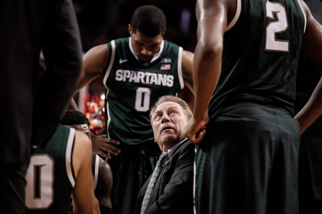 LINCOLN, NE - JANUARY 24: head coach Tom Izzo of the Michigan State Spartans talks to his team during their game against the Nebraska Cornhuskers at Pinnacle Bank Arena January 24, 2015 in Lincoln, Nebraska. (Photo by Eric Francis/Getty Images)