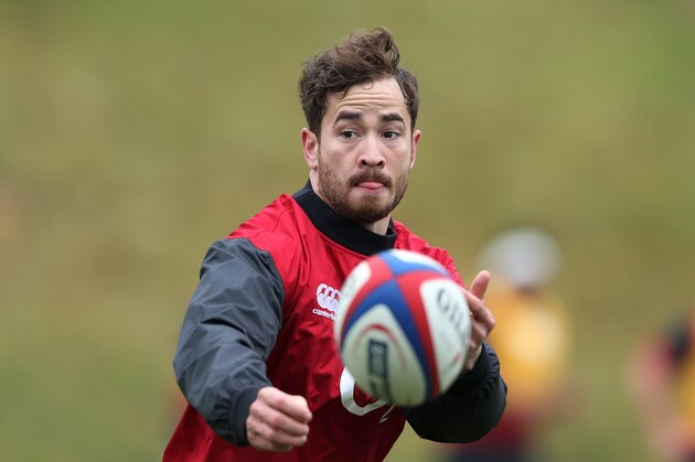 BAGSHOT, ENGLAND - MARCH 19:  Flyhalf Danny Cipriani passes the ball during the England Training Session at Pennyhill Park on March 19, 2015 in Bagshot, England.  (Photo by David Rogers/Getty Images)