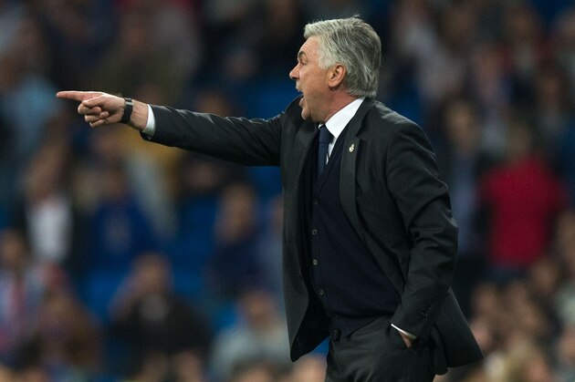 MADRID, SPAIN - MARCH 10: Head coach Carlo Ancelotti of Real Madrid CF gives instructions during the UEFA Champions League round of 16 second leg match between Real Madrid CF and FC Schalke 04 at Estadio Santiago Bernabeu on March 10, 2015 in Madrid, Spain.  (Photo by Gonzalo Arroyo Moreno/Getty Images)