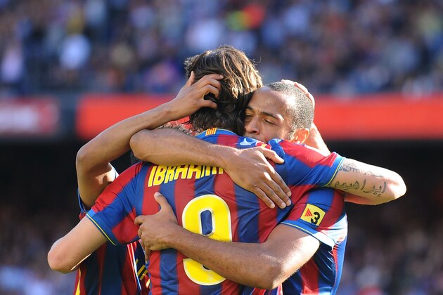 BARCELONA, SPAIN - APRIL 24:  Thierry Henry (R) of Barcelona embraces Zlatan Ibrahimovic after Henry scored Barcelona's 2nd goal during the La Liga match between Barcelona and Xerez CD at Camp Nou stadium on April 24, 2010 in Barcelona, Spain.  (Photo by Denis Doyle/Getty Images)