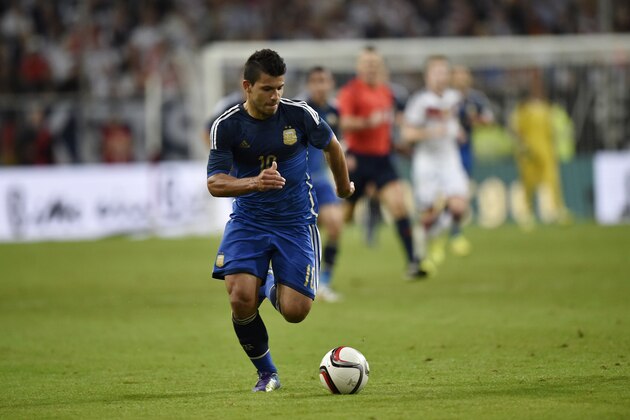 Argentina's Sergio Aguero goes downfield during the friendly soccer match between Germany and Argentina in Duesseldorf, Germany, Wednesday, Sept. 3, 2014. (AP Photo/Martin Meissner)