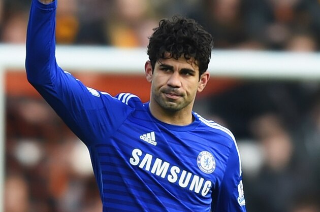 HULL, ENGLAND - MARCH 22:  Diego Costa of Chelsea (r) celebrates with Filipe Luis a he scores their second goal during the Barclays Premier League match between Hull City and Chelsea at KC Stadium on March 22, 2015 in Hull, England.  (Photo by Michael Regan/Getty Images)
