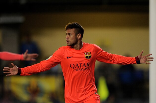 VILLARREAL, SPAIN - MARCH 04:  Neymar of FC Barcelona celebrates after scoring his team'sb opening goal during the Copa del Rey Semi-Final, Second Leg match between Villarreal CF and Barcelona at El Madrigal stadium on March 4, 2015 in Villarreal, Spain.  (Photo by Denis Doyle/Getty Images)