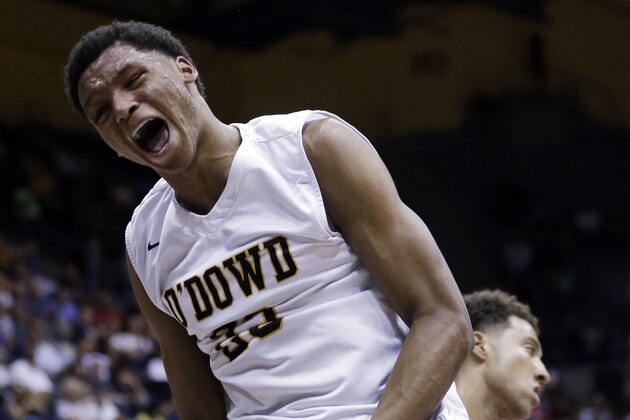 Bishop O'Dowd's Ivan Rabb celebrate after dunking against Mater Dei n the second half of the boys' Open Division CIF basketball championship game Saturday, March 28, 2015, in Berkeley, Calif. Bishop O'Dowd won 65-64. (AP Photo/Marcio Jose Sanchez)