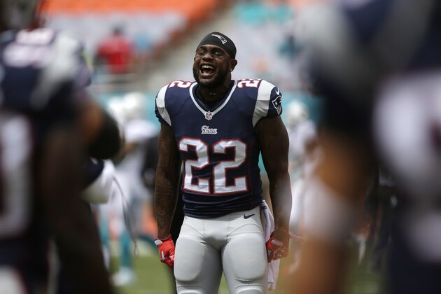 New England Patriots running back Stevan Ridley yells out to players during warmups before the start of an NFL football game against the Miami Dolphins, Sunday, Sept. 7, 2014 in Miami Gardens, Fla. (AP Photo/Alan Diaz)