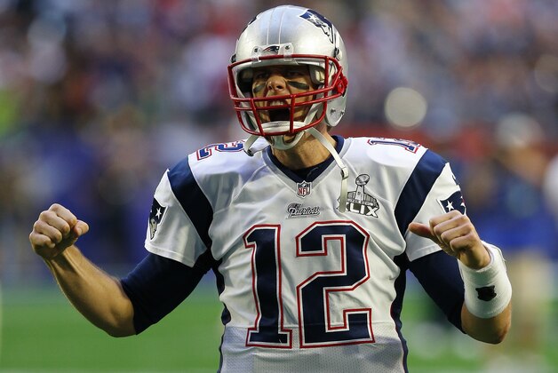 GLENDALE, AZ - FEBRUARY 01:  Tom Brady #12 of the New England Patriots prepares for Super Bowl XLIX between the Seattle Seahawks and the New England Patriots at University of Phoenix Stadium on February 1, 2015 in Glendale, Arizona.  (Photo by Tom Pennington/Getty Images)