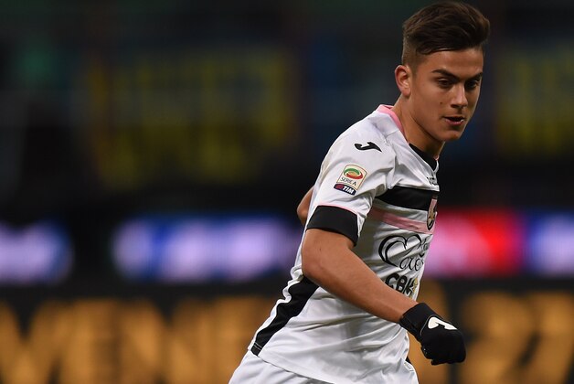 MILAN, ITALY - FEBRUARY 08:  Paulo Dybala of Palermo in action during the Serie A match between FC Internazionale Milano and US Citta di Palermo at Stadio Giuseppe Meazza on February 8, 2015 in Milan, Italy.  (Photo by Tullio M. Puglia/Getty Images)
