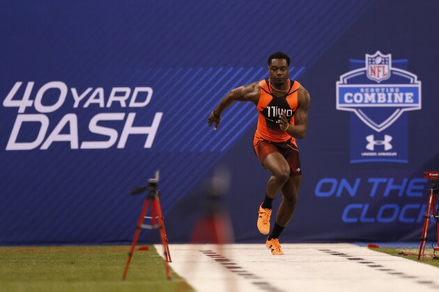 Notre Dame wide receiver Davaris Daniels runs the 40-yard dash at the NFL football scouting combine in Indianapolis, Saturday, Feb. 21, 2015. (AP Photo/Julio Cortez)