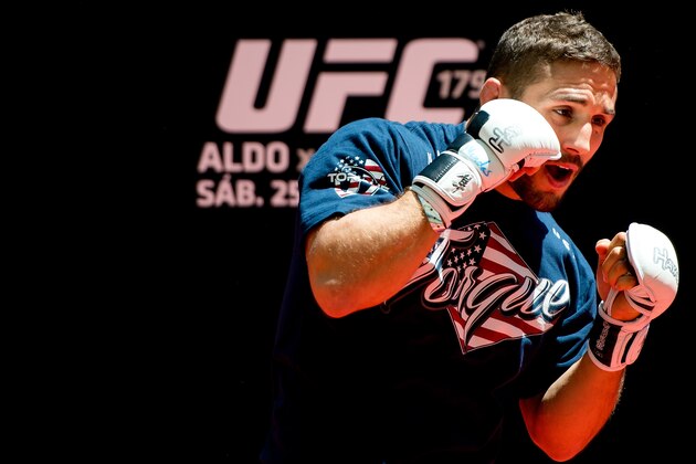 RIO DE JANEIRO, BRAZIL - OCTOBER 23:  Chad Mendes holds an open training session for media at Maracana Stadium on October 23, 2014 in Rio de Janeiro, Brazil.  (Photo by Buda Mendes/Getty Images)