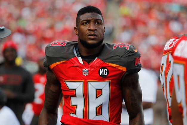 Nov 30, 2014; Tampa, FL, USA; Tampa Bay Buccaneers free safety Dashon Goldson (38) against the Cincinnati Bengals during the second quarter at Raymond James Stadium. Mandatory Credit: Kim Klement-USA TODAY Sports