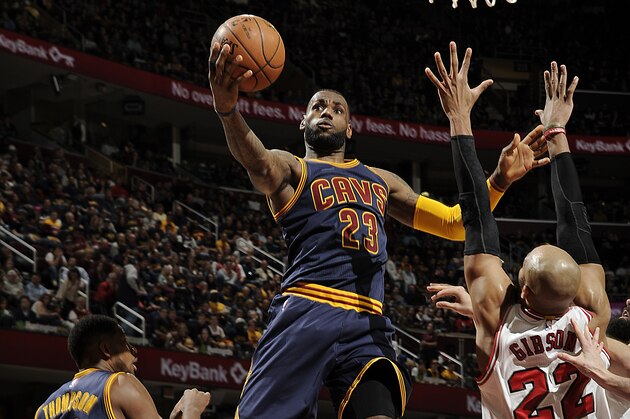 CLEVELAND, OH - APRIL 5:  LeBron James #23 of the Cleveland Cavaliers shoots the ball against the Chicago Bulls on April 5, 2015 at Quicken Loans Arena in Cleveland, Ohio. NOTE TO USER: User expressly acknowledges and agrees that, by downloading and/or using this Photograph, user is consenting to the terms and conditions of the Getty Images License Agreement. Mandatory Copyright Notice: Copyright 2015 NBAE (Photo by David Liam Kyle/NBAE via Getty Images)