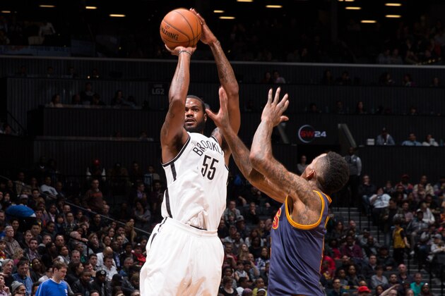 NEW YORK, NY - MARCH 27:  Earl Clark #55 of the Brooklyn Nets shoots against the Cleveland Cavaliers on March 27, 2015 at the Barclays Center in the Brooklyn borough of New York City. NOTE TO USER: User expressly acknowledges and agrees that, by downloading and or using this Photograph, user is consenting to the terms and conditions of the Getty Images License Agreement. Mandatory Copyright Notice: Copyright 2015 NBAE (Photo by Reid Kelley/NBAE via Getty Images)