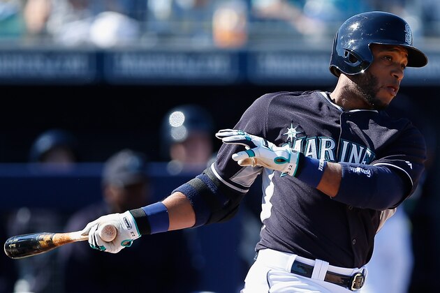 PEORIA, AZ - MARCH 05:  Robinson Cano #22 of the Seattle Mariners bats against the San Diego Padres during the spring training game at Peoria Stadium on March 5, 2015 in Peoria, Arizona.  (Photo by Christian Petersen/Getty Images)