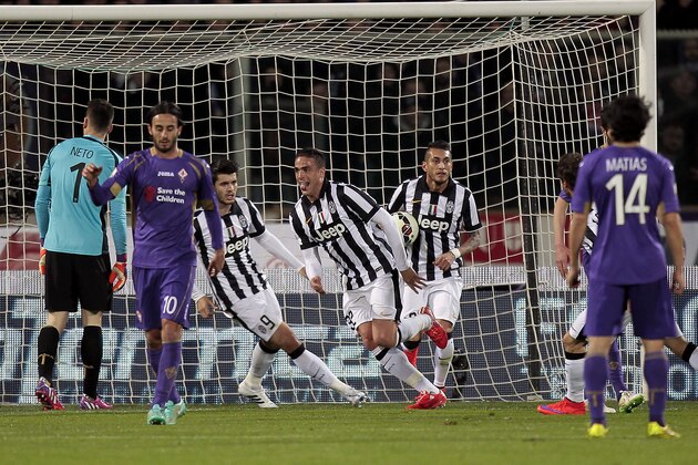 FLORENCE, ITALY - APRIL 07: Alessandro Matri #32 of Juventus FC celebrates after scoring a goal during the TIM cup match between ACF Fiorentina and Juventus FC at Artemio Franchi on April 7, 2015 in Florence, Italy.  (Photo by Gabriele Maltinti/Getty Images)