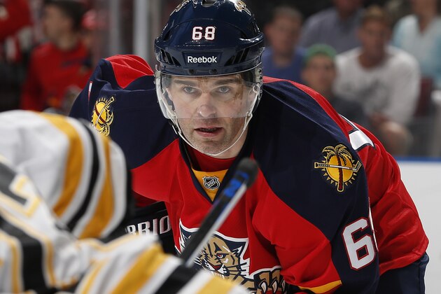SUNRISE, FL - MARCH 21: Jaromir Jagr #68 of the Florida Panthers prepares for a face-off against the Boston Bruins at the BB&T Center on March 21, 2015 in Sunrise, Florida. The Panthers defeated the Bruins 2-1 in a shootout. (Photo by Joel Auerbach/Getty Images)