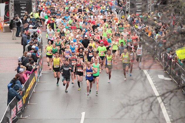 DALLAS, TX - MARCH 22: The Humana Rock'n'Roll Dallas Half Marathon attracted more than 15,000 participants on March 22, 2015 in Dallas, Texas. (Photo by Peter Larsen/Getty Images for Rock 'n' Roll Marathon Series)