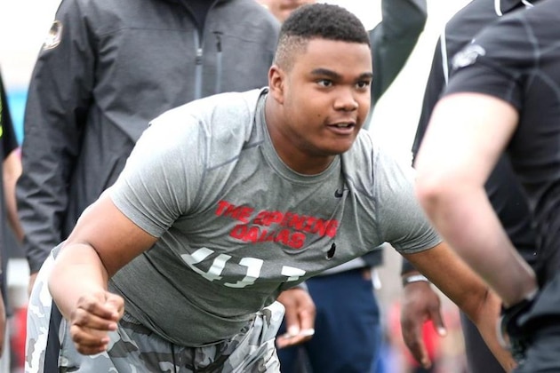 Recent Baylor decommit Jordan Elliott is keeping his options open. He is nearing reported 30 offers.