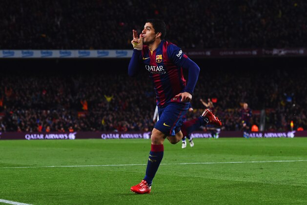 BARCELONA, SPAIN - MARCH 22:  Luis Suarez of Barcelona celebrates as he scores their second goal during the La Liga match between FC Barcelona and Real Madrid CF at Camp Nou on March 22, 2015 in Barcelona, Spain.  (Photo by David Ramos/Getty Images)