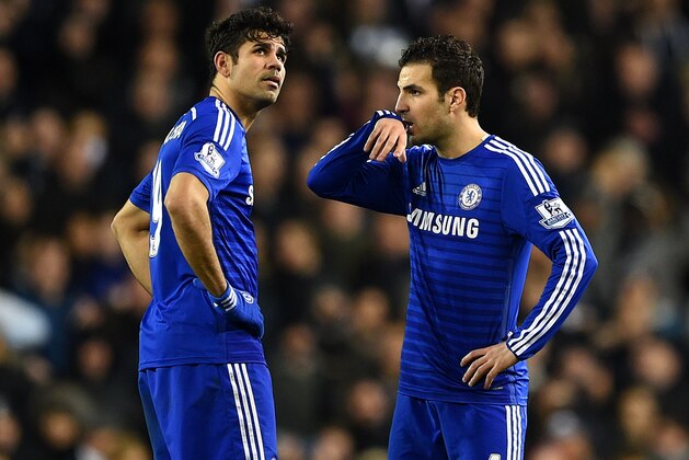 LONDON, ENGLAND - JANUARY 01:  Cesc Fabregas and Diego Costa of Chelsea show their dejection after conceding a fourth goal during the Barclays Premier League match between Tottenham Hotspur and Chelsea at White Hart Lane on January 1, 2015 in London, England.  (Photo by Michael Regan/Getty Images)