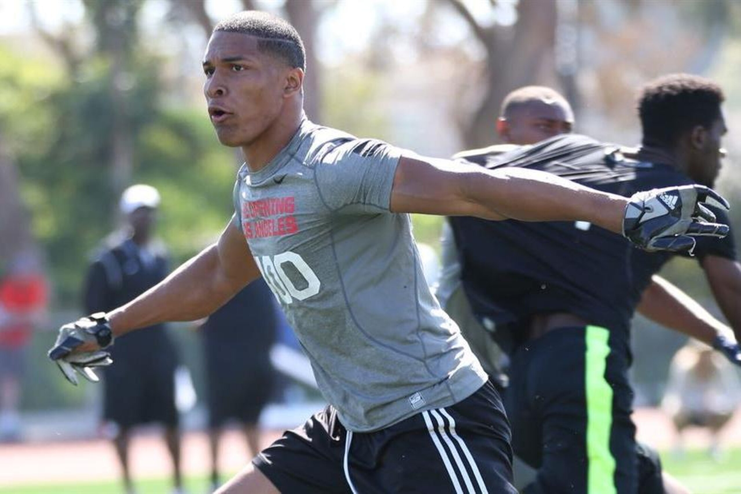California 4-star linebacker Bryce Youngquist has a current top 10.