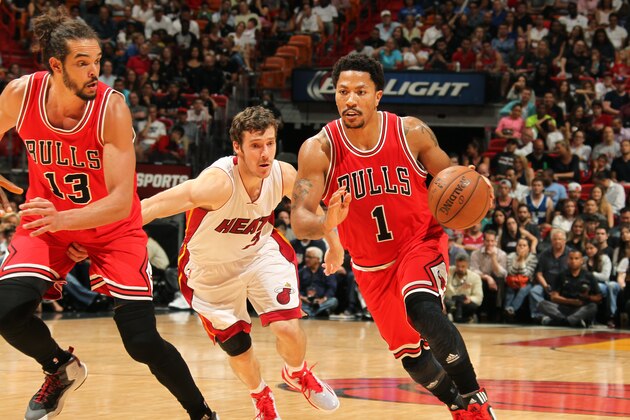 MIAMI, FL - APRIL 9: Derrick Rose #1 of the Chicago Bulls drives to the basket against the Miami Heat during the game on April 9, 2015 at AmericanAirlines Arena in Miami, Florida. NOTE TO USER: User expressly acknowledges and agrees that, by downloading and/or using this photograph, User is consenting to the terms and conditions of the Getty Images License Agreement. Mandatory Copyright Notice: Copyright 2015 NBAE (Photo by Issac Baldizon/NBAE via Getty Images)