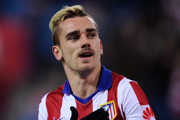 MADRID, SPAIN - JANUARY 24:  Antoine Griezmann of Club Atletico de Madrid celebrates after scoring his team's 2nd goal during the La Liga match between Club Atletico de Madrid and Rayo Vallecano de Madrid   at Vicente Calderon Stadium on January 24, 2015 in Madrid, Spain.  (Photo by Denis Doyle/Getty Images)
