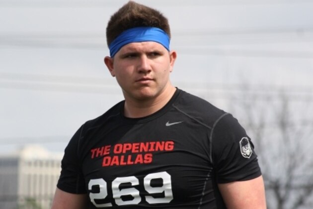 Offensive tackle J.P. Urquidez verbally committed to Baylor on Monday, choosing the Bears over Texas, Oklahoma and Miami.