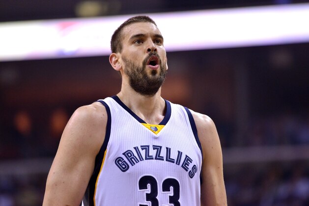 Memphis Grizzlies center Marc Gasol (33) plays in the first half of an NBA basketball game against the Cleveland Cavaliers Wednesday, March 25, 2015, in Memphis, Tenn. (AP Photo/Brandon Dill)
