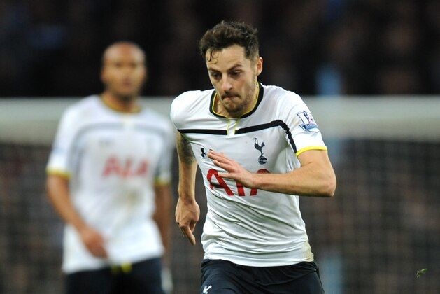 Tottemham's Ryan Mason during the English Premier League soccer match between Aston Villa and Tottenham Hotspur at Villa Park, Birmingham, England, Sunday, Nov. 2, 2014. (AP Photo/Rui Vieira)