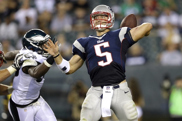 New England Patriots quarterback Tim Tebow in action during the second half of a preseason NFL football game against the Philadelphia Eagles, Friday, Aug. 9, 2013, in Philadelphia. (AP Photo/Matt Rourke)