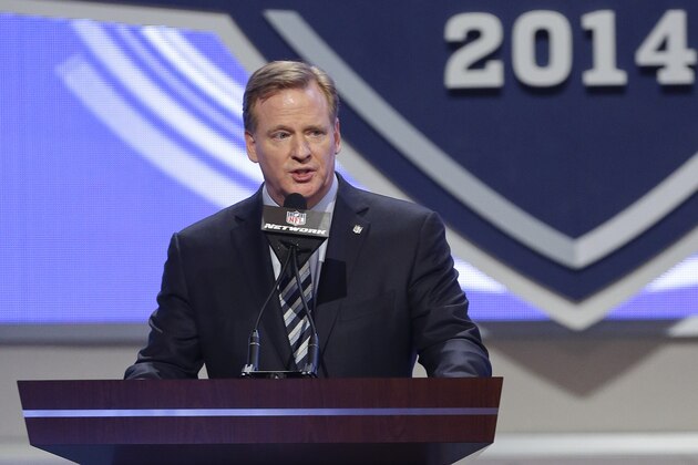 NFL commissioner Roger Goodell announces the start of the first round of the 2014 NFL Draft, Thursday, May 8, 2014, in New York. (AP Photo/Frank Franklin II)