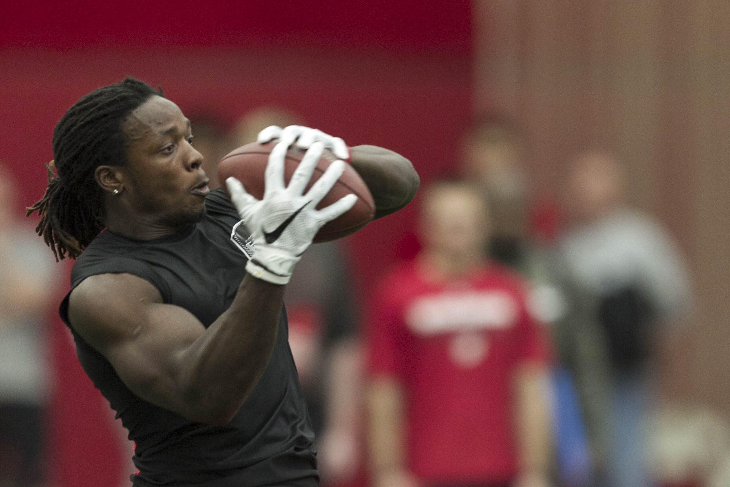 Former Wisconsin running back Melvin Gordon performs drills during Pro Day at the NCAA football team's indoor training facility Wednesday, March 11, 2015, in Madison, Wis. The event showcases players for the upcoming NFL football draft. (AP Photo/Andy Manis)