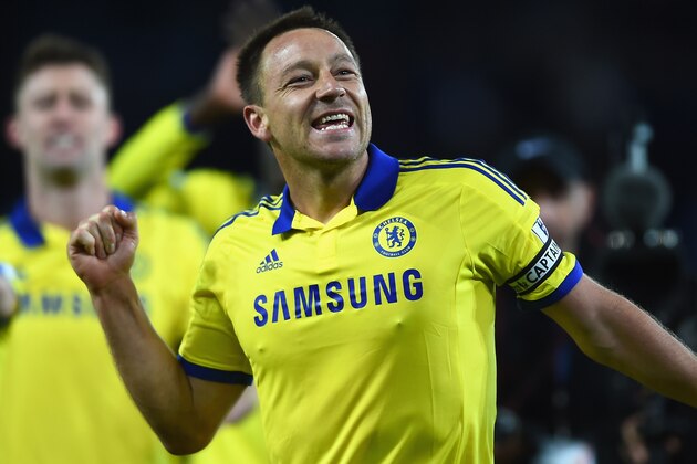 LEICESTER, ENGLAND - APRIL 29:  John Terry of Chelsea celebrates victory after the Barclays Premier League match between Leicester City and Chelsea at The King Power Stadium on April 29, 2015 in Leicester, England.  (Photo by Laurence Griffiths/Getty Images)