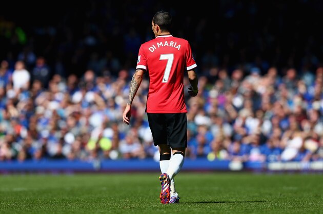 LIVERPOOL, ENGLAND - APRIL 26:  Angel Di Maria of Manchester United in action during the Barclays Premier League match between Everton and Manchester United at Goodison Park on April 26, 2015 in Liverpool, England.  (Photo by Clive Brunskill/Getty Images)