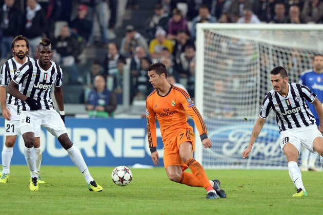 TURIN, ITALY - NOVEMBER 05:  Cristiano Ronaldo of Real Madrid in action during the UEFA Champions League Group B match between Juventus and Real Madrid at Juventus Arena on November 5, 2013 in Turin, Italy.  (Photo by Claudio Villa/Getty Images)