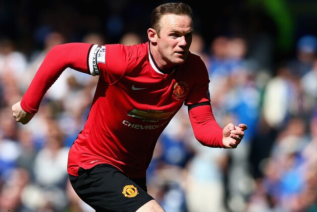 LIVERPOOL, ENGLAND - APRIL 26:  Wayne Rooney of Manchester United in action during the Barclays Premier League match between Everton and Manchester United at Goodison Park on April 26, 2015 in Liverpool, England.  (Photo by Clive Brunskill/Getty Images)