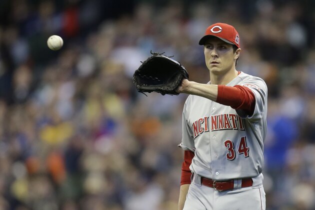 MILWAUKEE, WI - APRIL 23: Homer Bailey #34 of the Cincinnati Reds pitches during the first inning against the Milwaukee Brewers at Miller Park on April 23, 2015 in Milwaukee, Wisconsin. (Photo by Mike McGinnis/Getty Images)