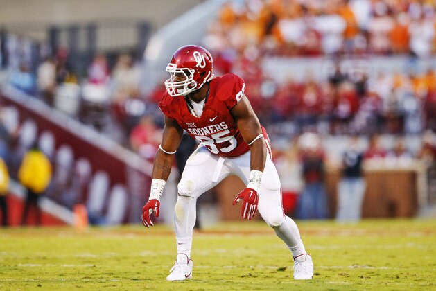 Sep 13, 2014; Norman, OK, USA; Oklahoma Sooners linebacker Geneo Grissom (85) during the game against the Tennessee Volunteers at Gaylord Family - Oklahoma Memorial Stadium. Mandatory Credit: Kevin Jairaj-USA TODAY Sports