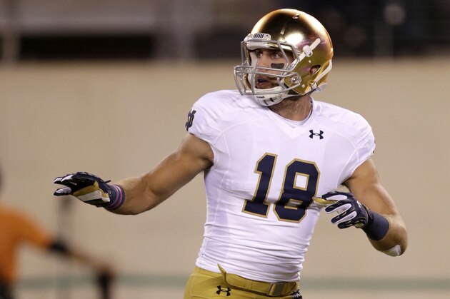 Notre Dame tight end Ben Koyack warms up prior to an NCAA college football game  against Syracuse, Saturday, Sept. 27, 2014, in East Rutherford, N.J. (AP Photo/Julio Cortez)