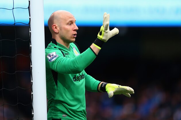 MANCHESTER, ENGLAND - APRIL 25:  Brad Guzan of Aston Villa in action during the Barclays Premier League match between Manchester City and Aston Villa at Etihad Stadium on April 25, 2015 in Manchester, England.  (Photo by Clive Brunskill/Getty Images)