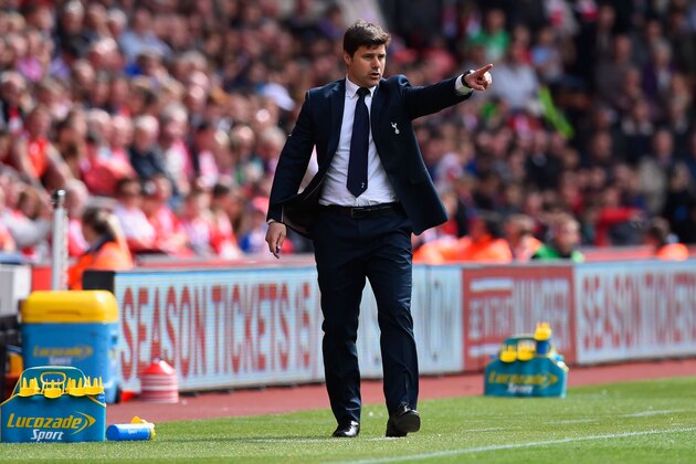 SOUTHAMPTON, ENGLAND - APRIL 25:  Manager Mauricio Pochettino of Spurs gives direction during the Barclays Premier League match between Southampton and Tottenham Hotspur at St Mary's Stadium on April 25, 2015 in Southampton, England.  (Photo by Mike Hewitt/Getty Images)