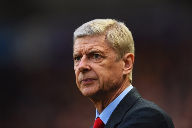 HULL, ENGLAND - MAY 04:  Arsene Wenger manager of Arsenal looks on prior to the Barclays Premier League match between Hull City and Arsenal at KC Stadium on May 4, 2015 in Hull, England.  (Photo by Laurence Griffiths/Getty Images)