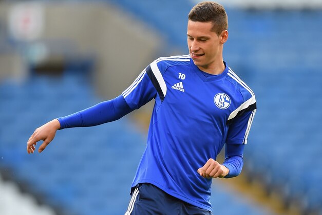 LONDON, ENGLAND - SEPTEMBER 16:  Julian Draxler of Schalke in action during a FC Schalke 04 training session ahead of the UEFA Champions League Group G match between Chelsea and FC Schalke 04 at Stamford Bridge on September 16, 2014 in London, United Kingdom.  (Photo by Mike Hewitt/Getty Images)