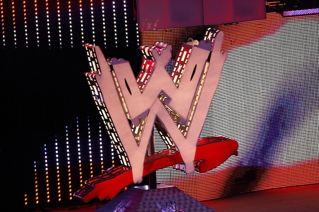 UNCASVILLE, CT - AUGUST 3:  Actor Jeremy Piven guest hosts WWE's 'Monday Night Raw' at Mohegan Sun on August 3, 2009 in Uncasville, Connecticut.  (Photo by Jim Rogash/Getty Images)