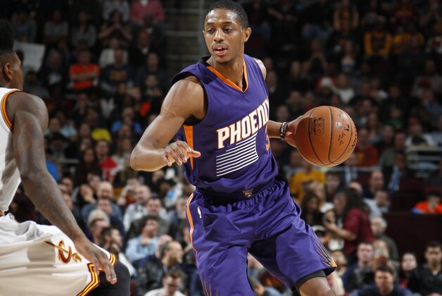 CLEVELAND, OH - MARCH 7: Brandon Knight #3 of the Phoenix Suns handles the ball against the Cleveland Cavaliers at The Quicken Loans Arena on March 7, 2015 in Cleveland, Ohio. NOTE TO USER: User expressly acknowledges and agrees that, by downloading and/or using this Photograph, user is consenting to the terms and conditions of the Getty Images License Agreement. Mandatory Copyright Notice: Copyright 2015 NBAE (Photo by Gregory Shamus/NBAE via Getty Images)