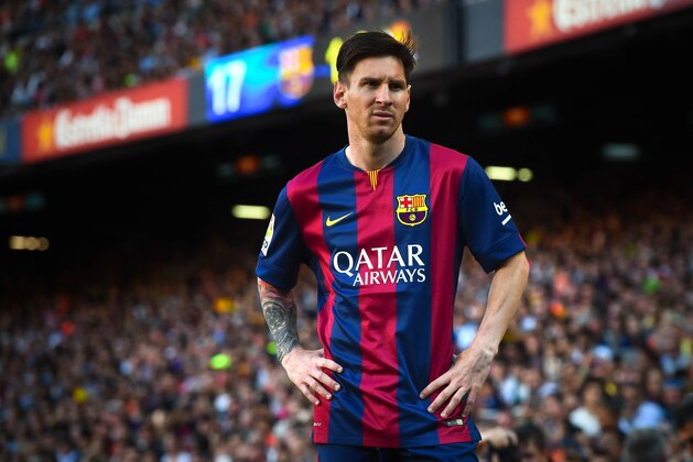 BARCELONA, SPAIN - MAY 09:  Lionel Messi of FC Barcelona looks on during the La Liga match between FC Barcelona and Real Sociedad de Futbol at Camp Nou on May 9, 2015 in Barcelona, Spain.  (Photo by David Ramos/Getty Images)