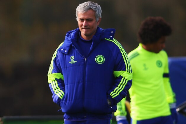 COBHAM, ENGLAND - MARCH 10:  Jose Mourinho manager of Chelsea looks on during a Chelsea training session ahead of the UEFA Champions League Round of 16 second leg match against Paris Saint-Germain at Chelsea Training Ground on March 10, 2015 in Cobham, England.  (Photo by Paul Gilham/Getty Images)