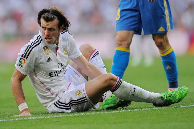MADRID, SPAIN - MAY 09:  Gareth Bale of Real Madrid looks on during the La Liga match between Real Madrid CF and Valencia CF at Estadio Santiago Bernabeu on May 9, 2015 in Madrid, Spain.  (Photo by Denis Doyle/Getty Images)