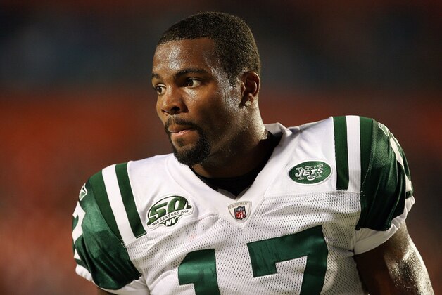 MIAMI - OCTOBER 12:  Wide receiver Braylon Edwards #17 of the New York Jets goes through warm-ups on the field before taking on the Miami Dolphins at Land Shark Stadium on October 12, 2009 in Miami, Florida. The Dolphins defeated the Jets 31-27.  (Photo by Doug Benc/Getty Images)